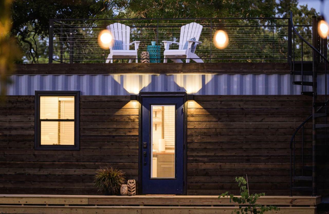 The Shoreline Container Home 12 Min To Magnolia Silos And Baylor Waco Exterior photo