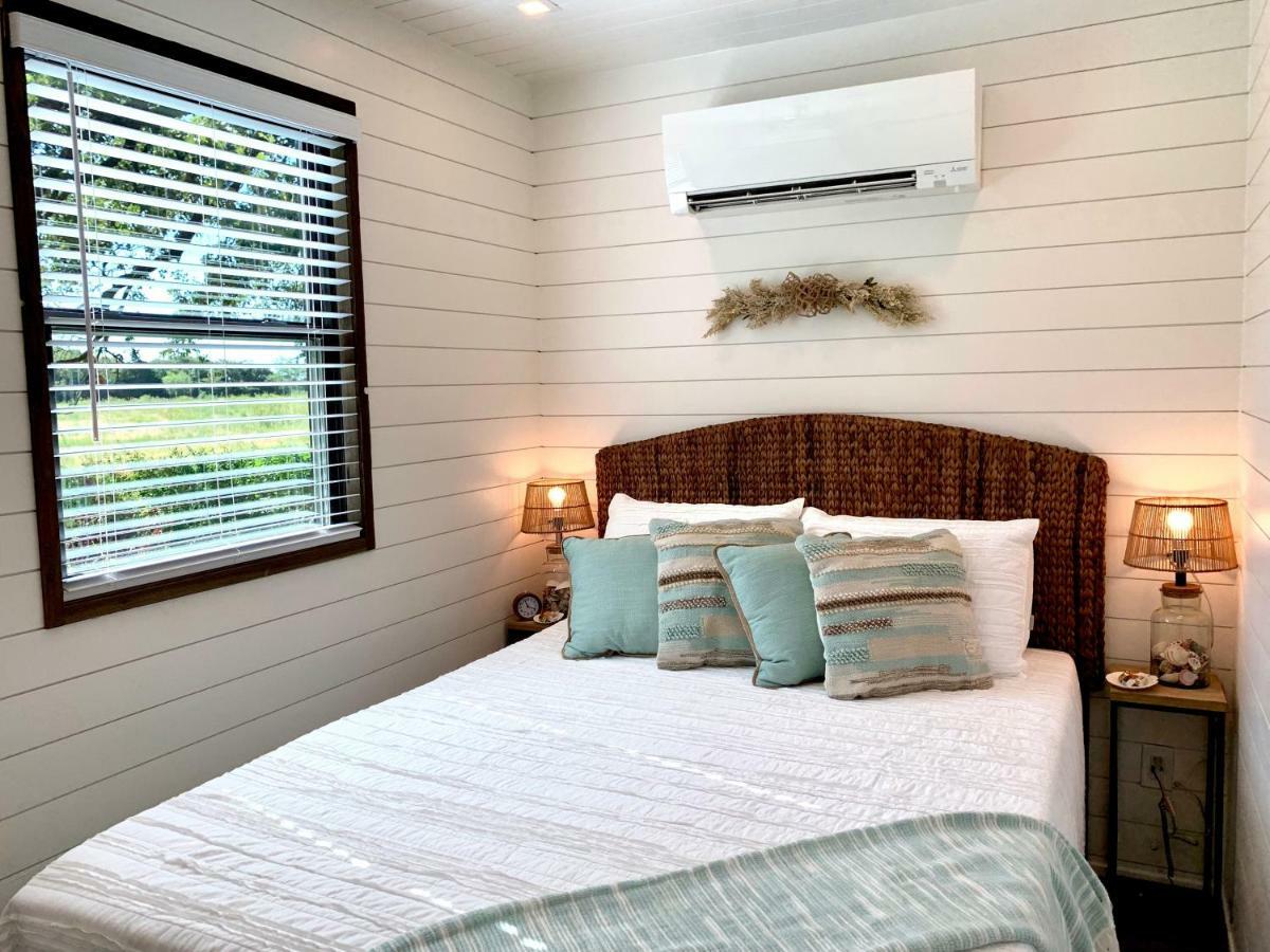 The Shoreline Container Home 12 Min To Magnolia Silos And Baylor Waco Exterior photo